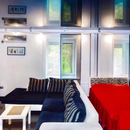 Апартаменты Около Цирка Apartment